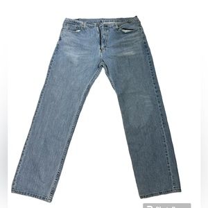 Levi's 505 Regular Fit / Straight Leg Mens Jeans
Size 40 W x32 L